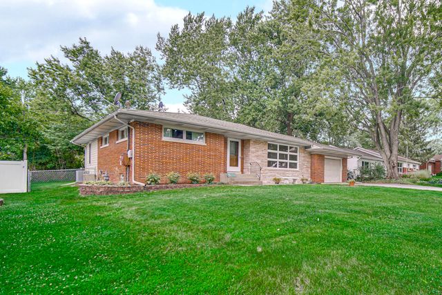 925 S Indiana Avenue, Crown Point, IN 46307