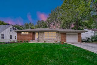 925 S Indiana Avenue, Crown Point, IN 46307
