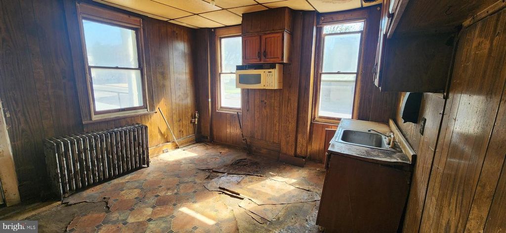 Image 8 of property listing at 1746 E OLIVER ST, Baltimore, MD 21213