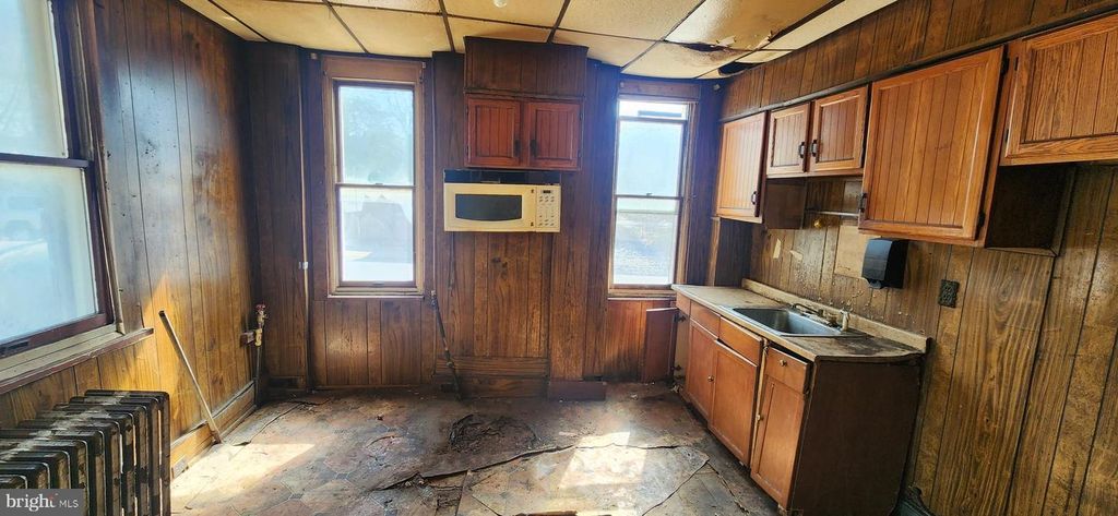 Image 9 of property listing at 1746 E OLIVER ST, Baltimore, MD 21213