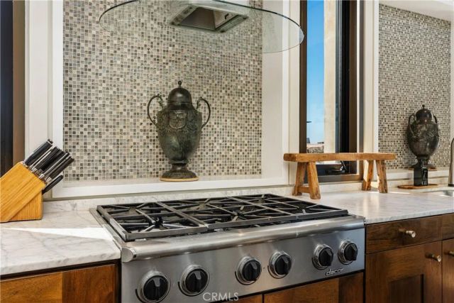 2378 Crestview Drive, Laguna Beach, CA 92651