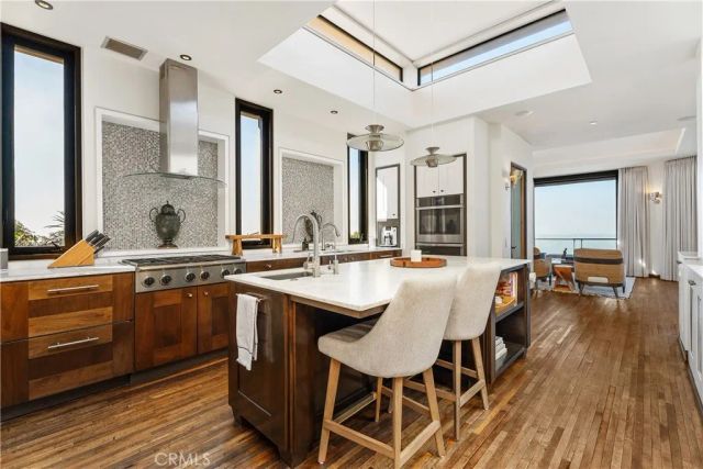 2378 Crestview Drive, Laguna Beach, CA 92651