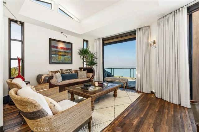 2378 Crestview Drive, Laguna Beach, CA 92651