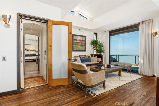 2378 Crestview Drive, Laguna Beach, CA 92651