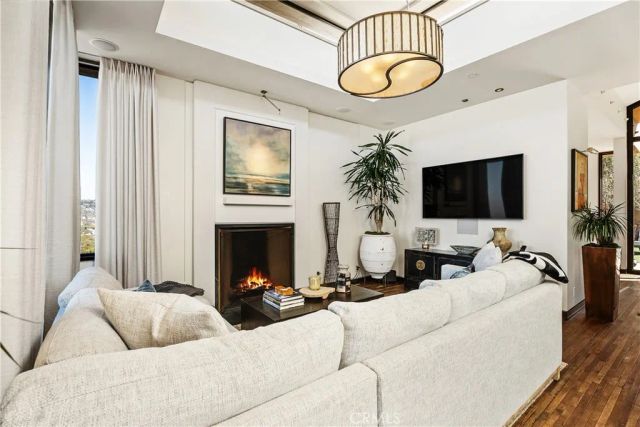 2378 Crestview Drive, Laguna Beach, CA 92651