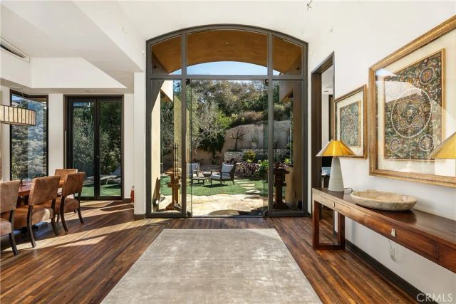 2378 Crestview Drive, Laguna Beach, CA 92651