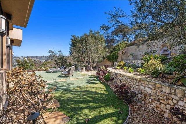 2378 Crestview Drive, Laguna Beach, CA 92651