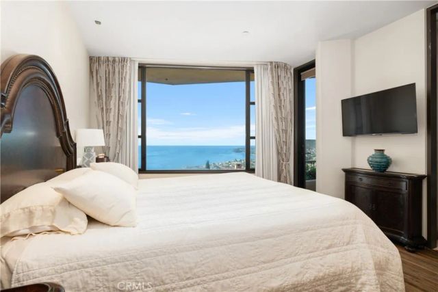 2378 Crestview Drive, Laguna Beach, CA 92651