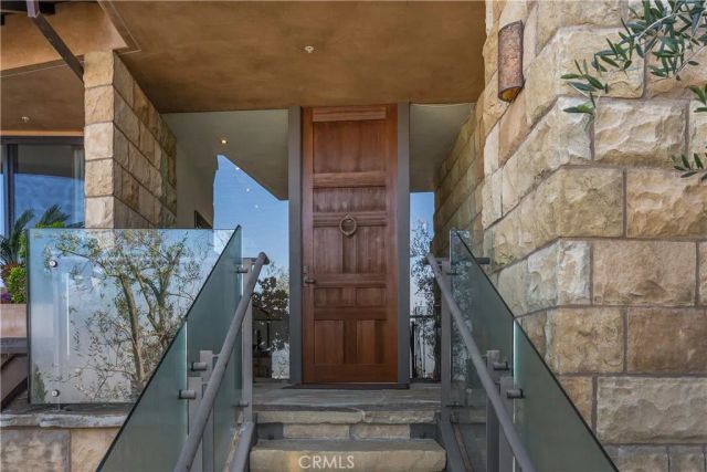 2378 Crestview Drive, Laguna Beach, CA 92651