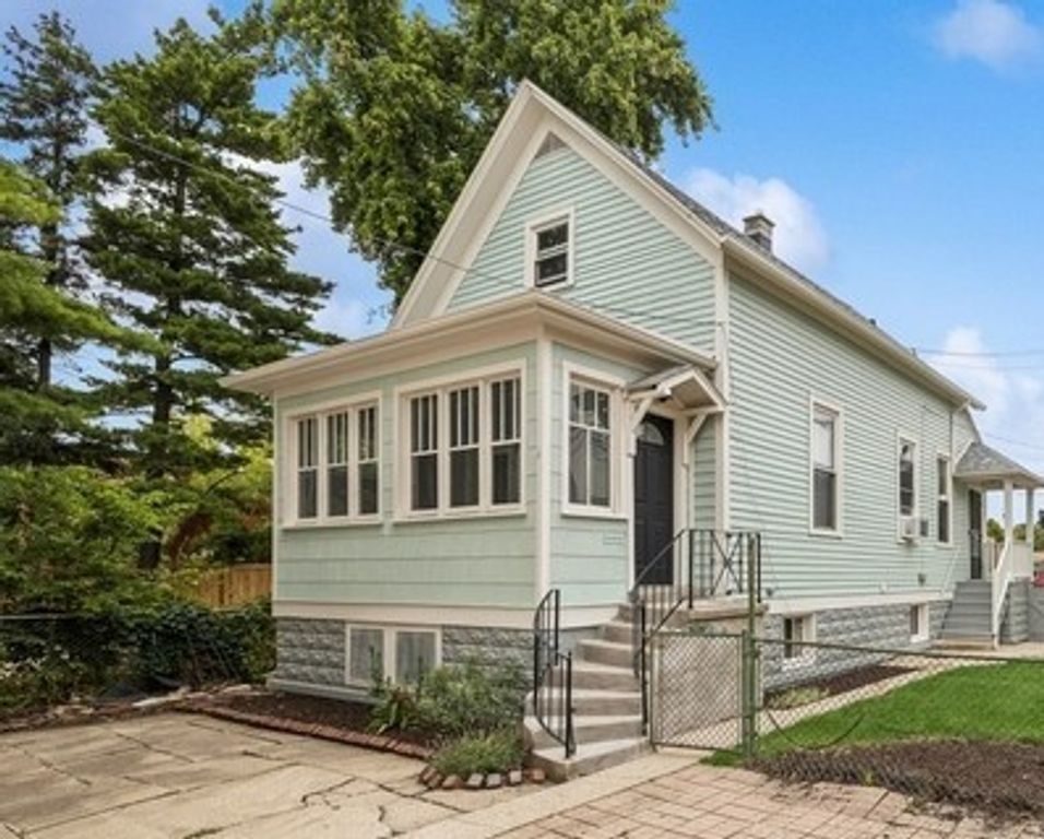328 Elgin Avenue COACHHOUSE, Forest Park, IL 60130
