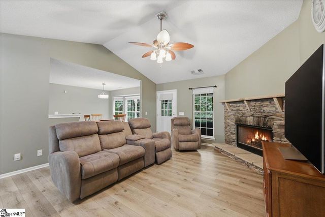 340 Camperdown Court, Easley, SC 29642