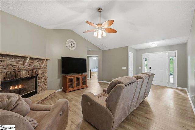 340 Camperdown Court, Easley, SC 29642
