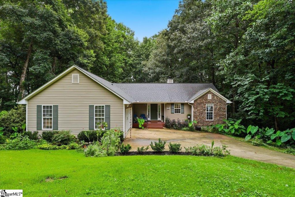 340 Camperdown Court, Easley, SC 29642