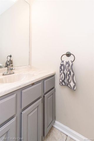 606 Whitney Drive, Rochester Hills, MI 48307