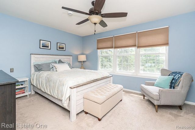 606 Whitney Drive, Rochester Hills, MI 48307