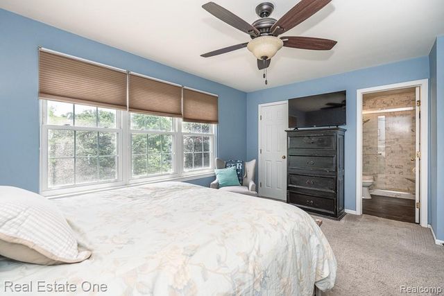 606 Whitney Drive, Rochester Hills, MI 48307