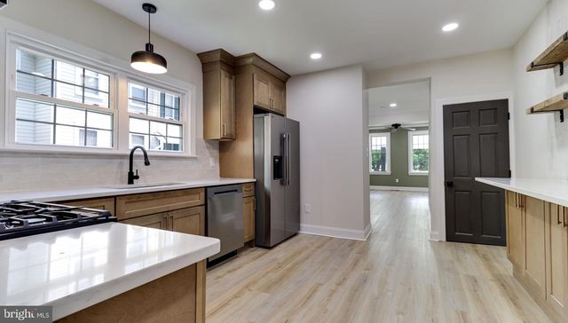 315 LINDEN ST, Moorestown, NJ 08057