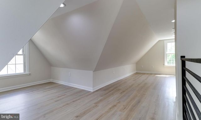 315 LINDEN ST, Moorestown, NJ 08057