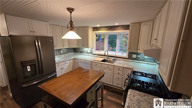 3194 Whitaker Road, Sheridan, NY 14063