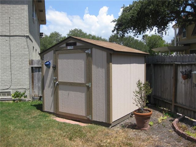 243 Indiana Ave, Corpus Christi, TX 78404