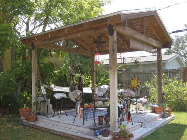 243 Indiana Ave, Corpus Christi, TX 78404