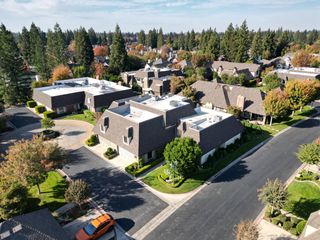 2964 W Canterbury Court, Fresno, CA 93711