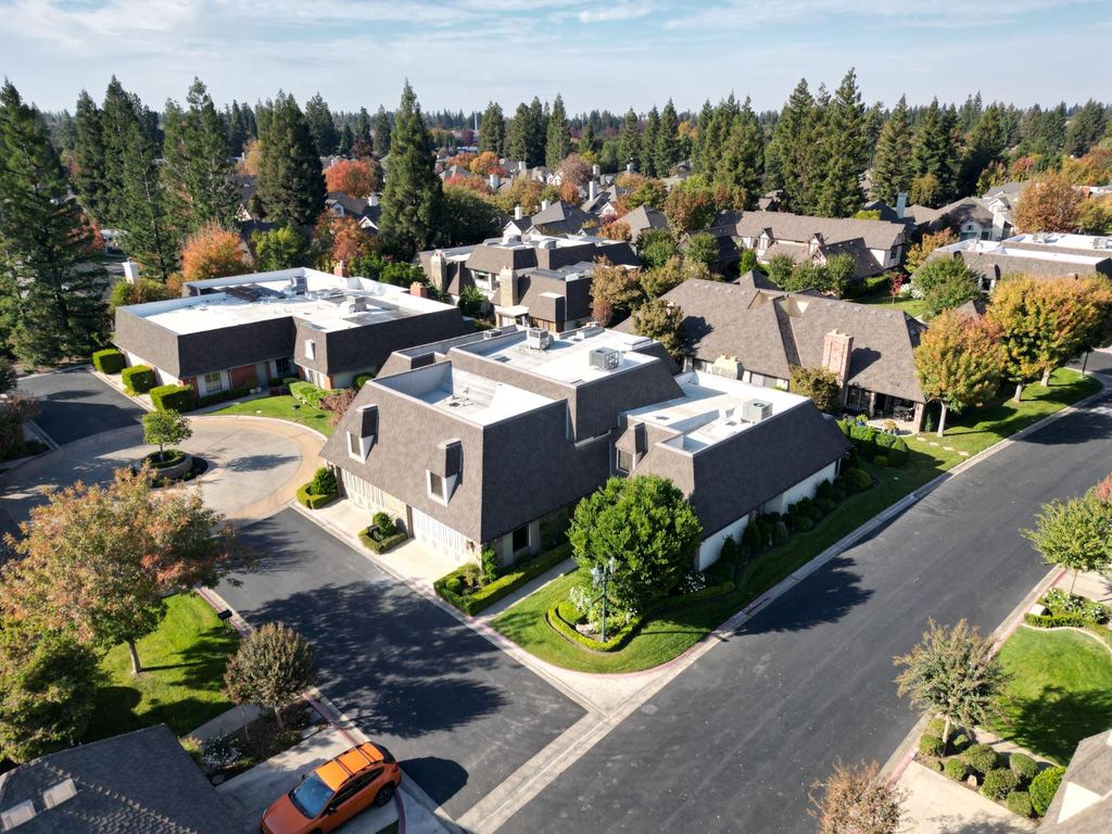 2964 W Canterbury Court, Fresno, CA 93711