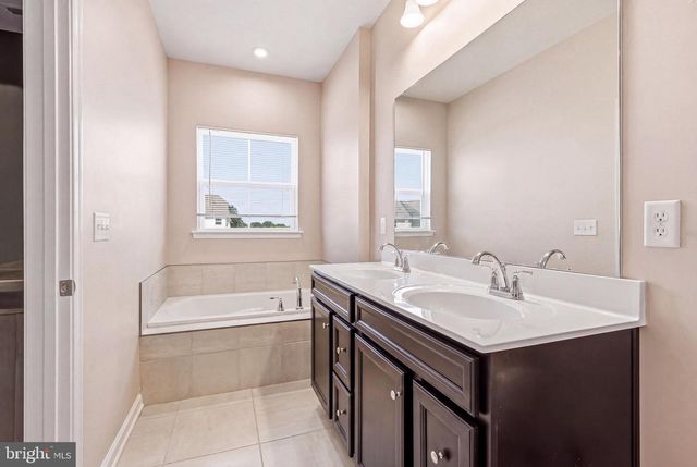 112 WATERFORD WAY, Swedesboro, NJ 08085