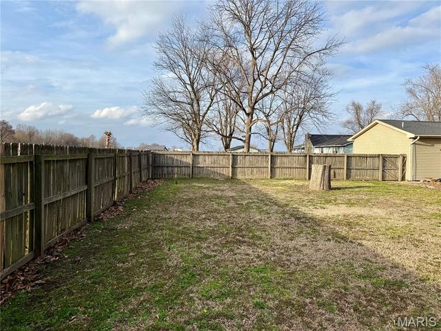 209 Aletha Drive, Sikeston, MO 63801