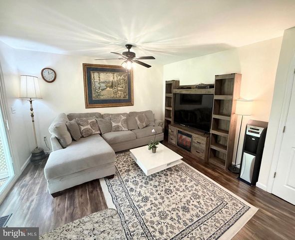 14158 ROCKINGHORSE DR, Woodbridge, VA 22193