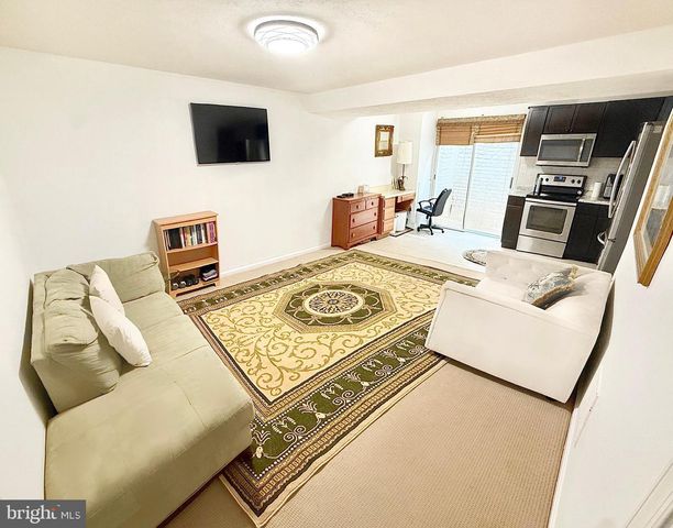 14158 ROCKINGHORSE DR, Woodbridge, VA 22193