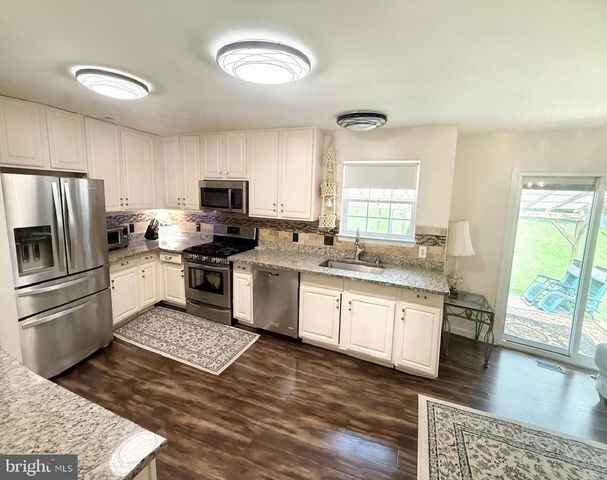 14158 ROCKINGHORSE DR, Woodbridge, VA 22193