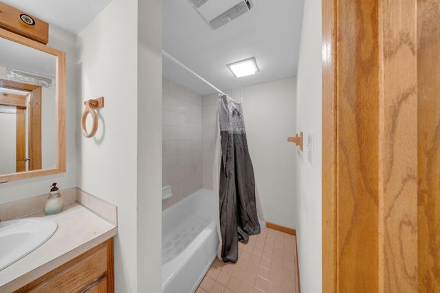 2765 Merrill Street, Roseville, MN 55113