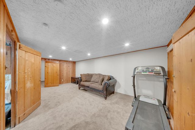 2765 Merrill Street, Roseville, MN 55113