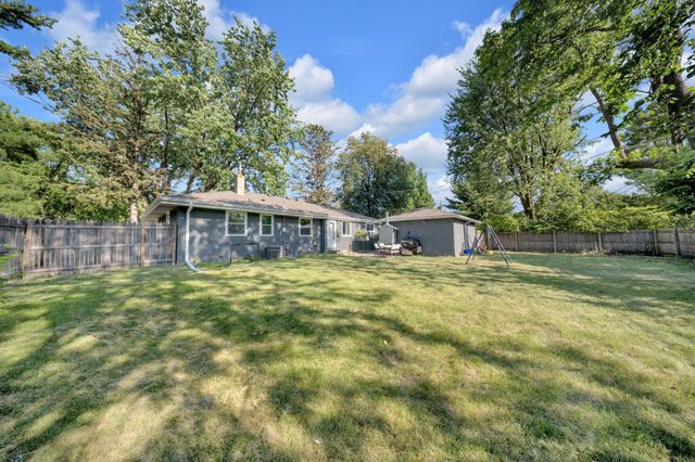 2765 Merrill Street, Roseville, MN 55113