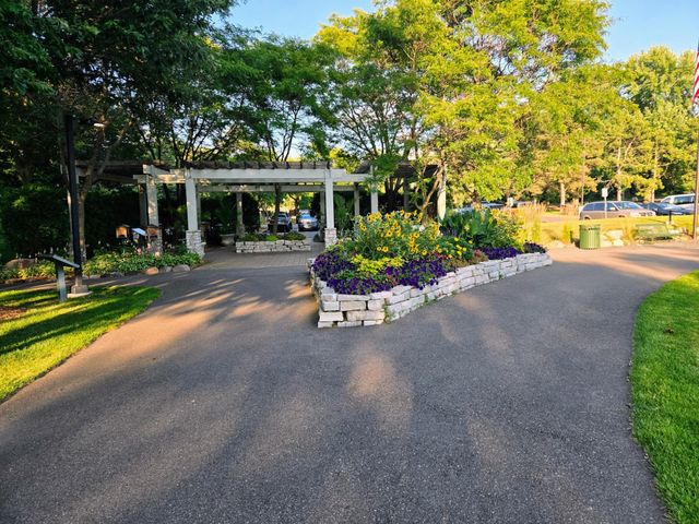 2765 Merrill Street, Roseville, MN 55113