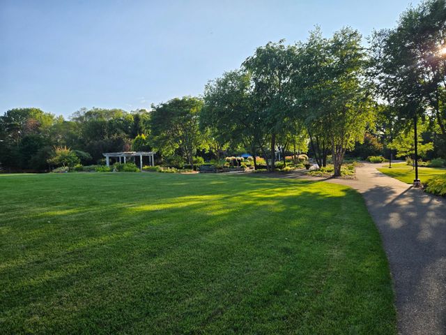 2765 Merrill Street, Roseville, MN 55113