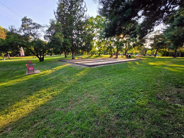 2765 Merrill Street, Roseville, MN 55113