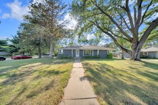 2765 Merrill Street, Roseville, MN 55113