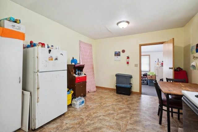 140 2nd Ave NW, Oelwein, IA 50662