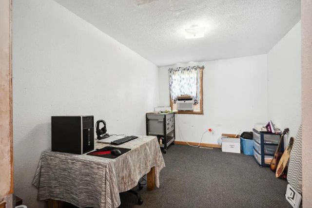 140 2nd Ave NW, Oelwein, IA 50662