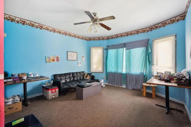 140 2nd Ave NW, Oelwein, IA 50662
