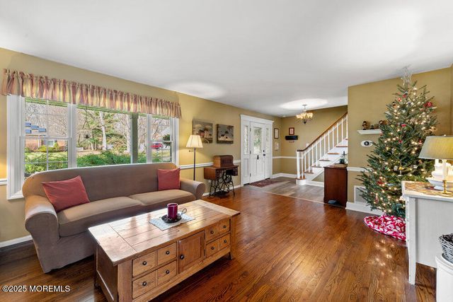 5 Dorchester Court, Jackson, NJ 08527