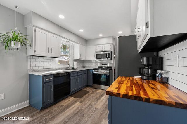 5 Dorchester Court, Jackson, NJ 08527