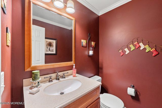 5 Dorchester Court, Jackson, NJ 08527