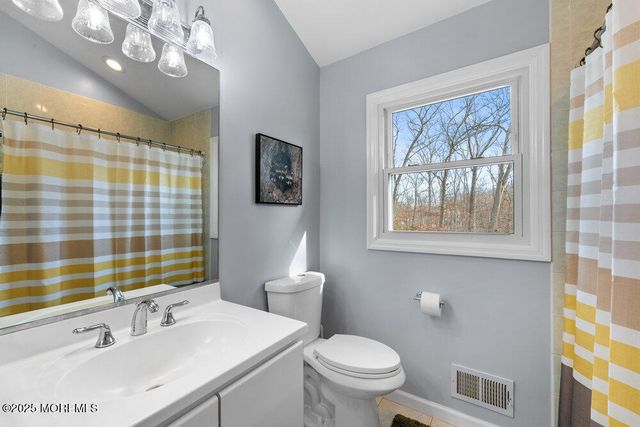 5 Dorchester Court, Jackson, NJ 08527