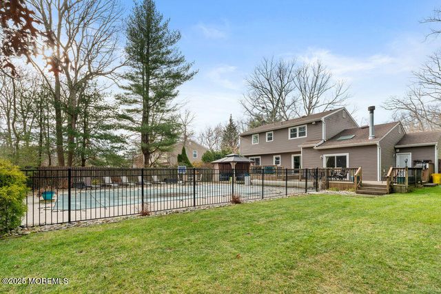 5 Dorchester Court, Jackson, NJ 08527