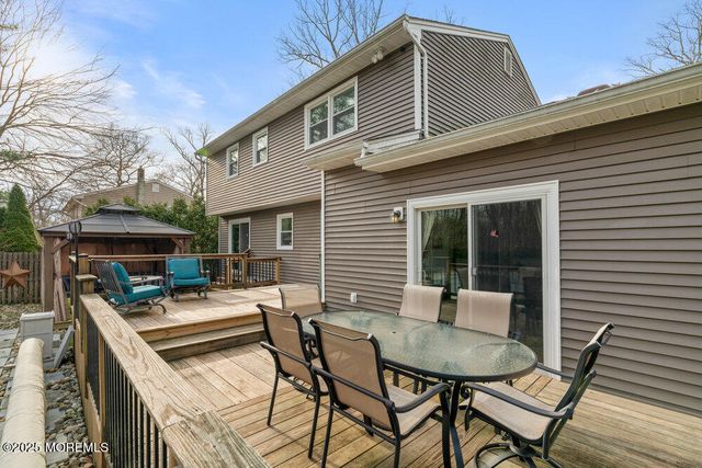 5 Dorchester Court, Jackson, NJ 08527