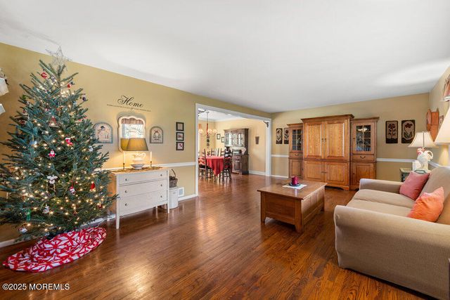 5 Dorchester Court, Jackson, NJ 08527