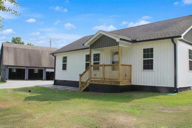 1000 Pine Circle Drive, High Point, NC 27265